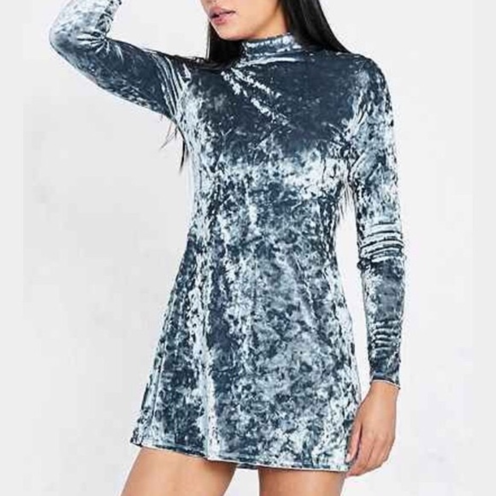 URBAN OUTFITTERS VELVET MINI DRESS